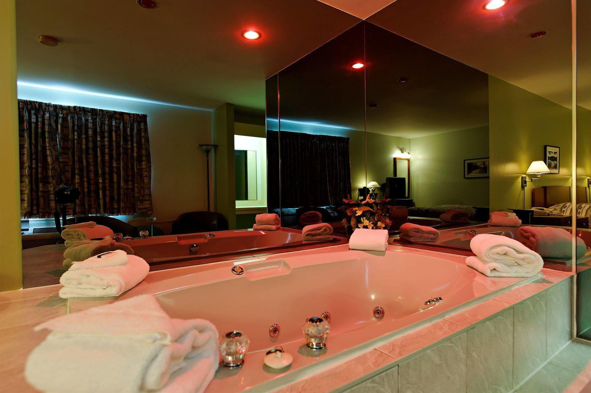 Motel Le Transit Мон Сент Илер Екстериор снимка